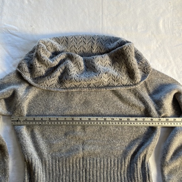 Angora blend cowl neck Sweater (L) - Picture 9 of 12